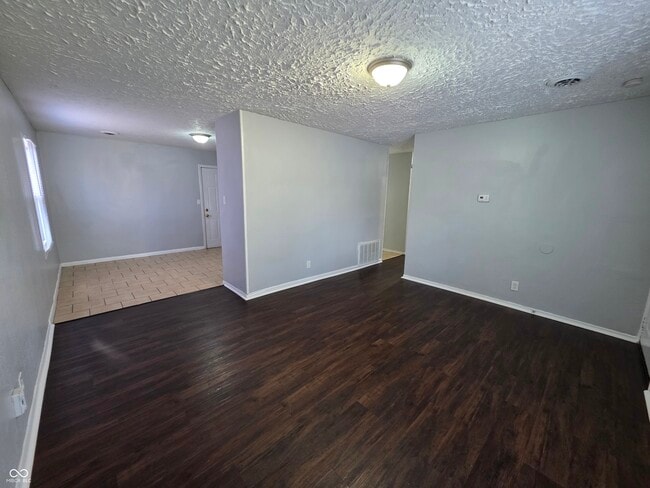 Building Photo - 5313 E 33rd St