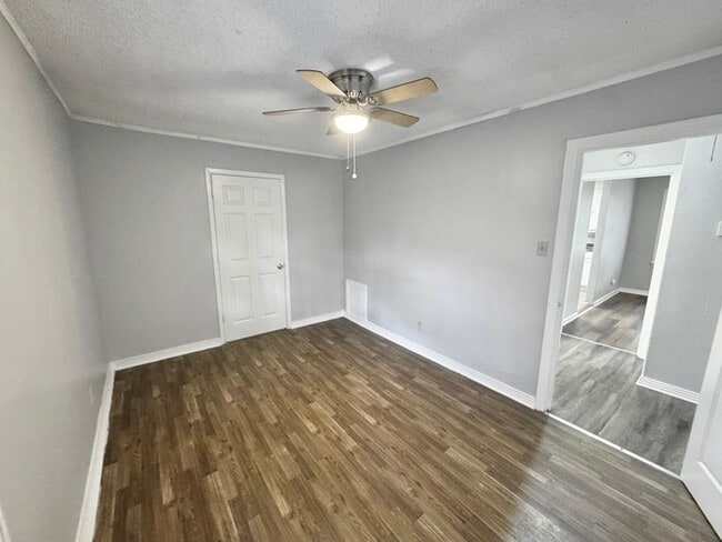 Building Photo - 3350 Hardin Ave