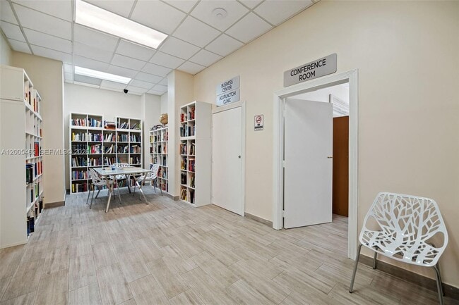 Building Photo - 3725 S Ocean Dr