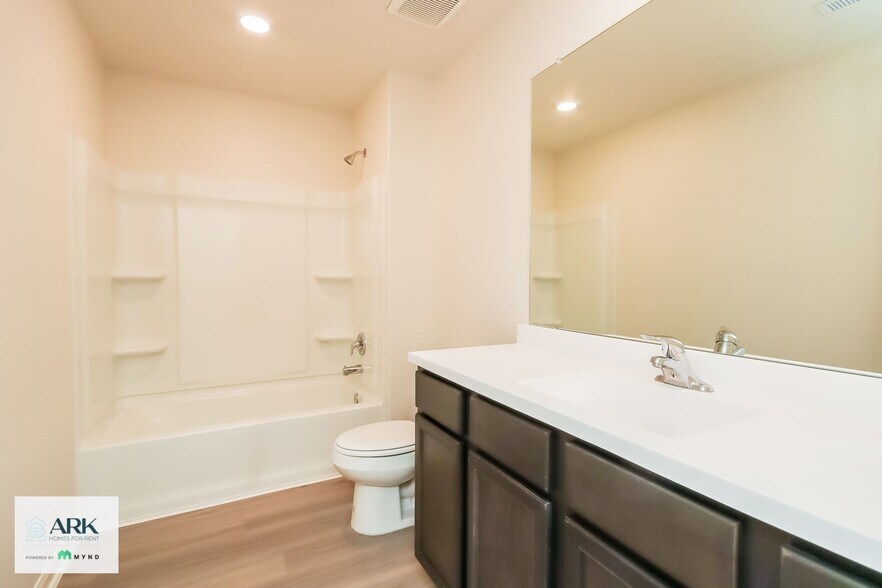 Building Photo - 5826 Sapphire Lagoon Rd