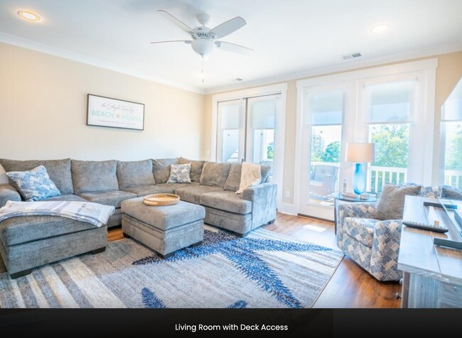 Building Photo - PERFECT "WORK FROM HOME" LOCATION TO ESCAPE THE WINTER