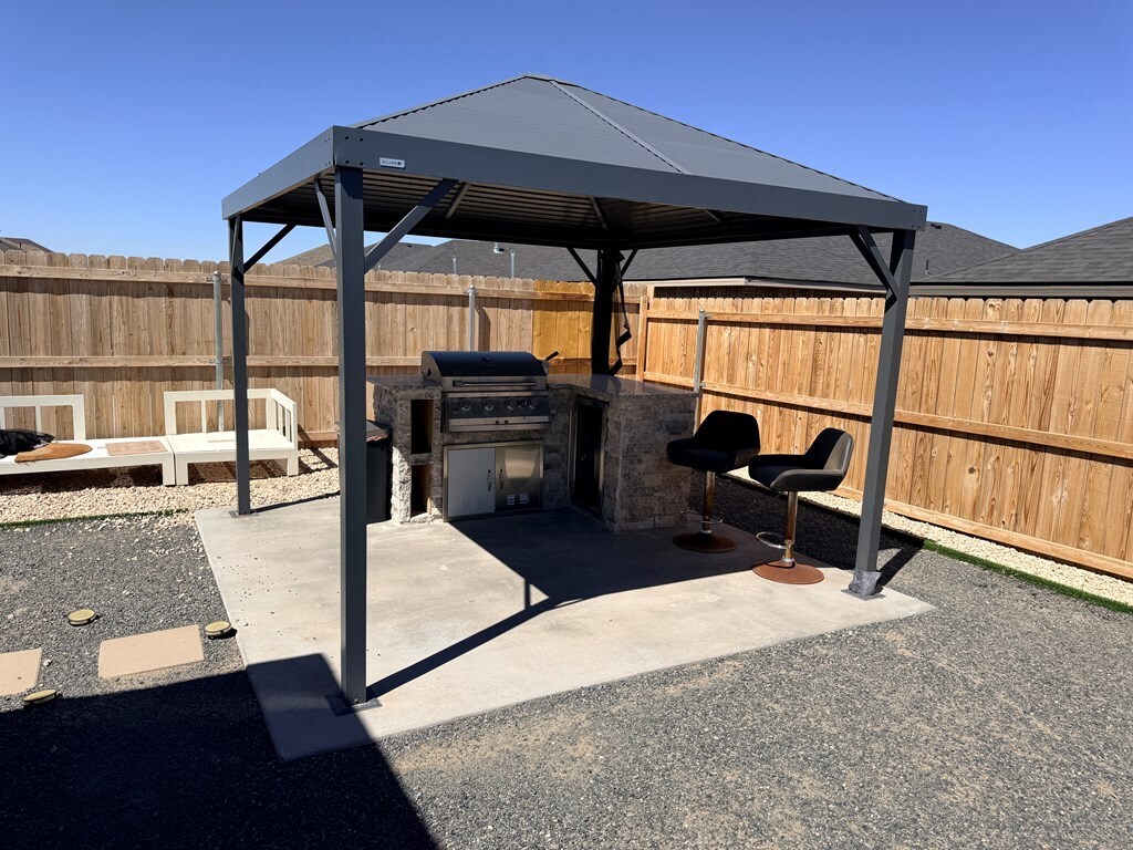 Building Photo - 421 Graze St