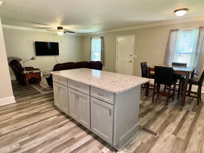 Building Photo - 1205 Furches Ave