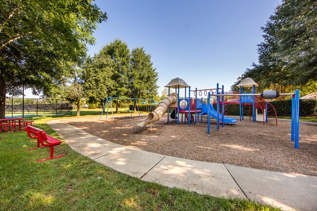Building Photo - Wonderfully Updated 4BD/2.5BA Cul-de-Sac Home!