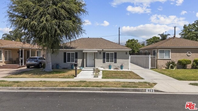 Building Photo - 923 W Orange Grove Ave