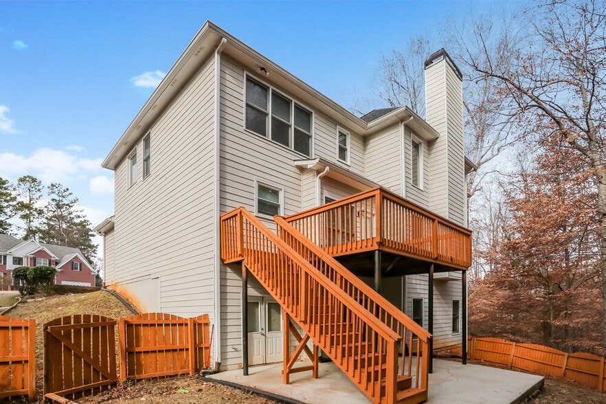 Building Photo - 870 Yankton Dr SW