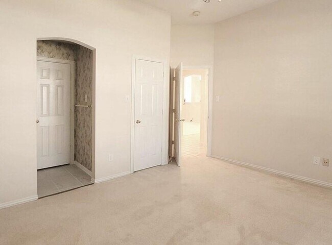 Building Photo - 6401 Dakota Dr