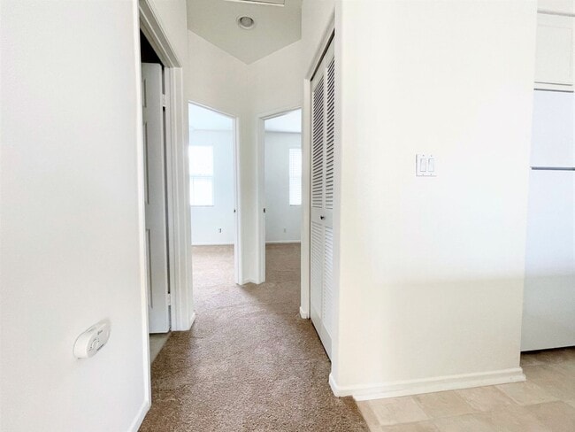 Building Photo - Beautiful Townhome in Rancho Carrillo!