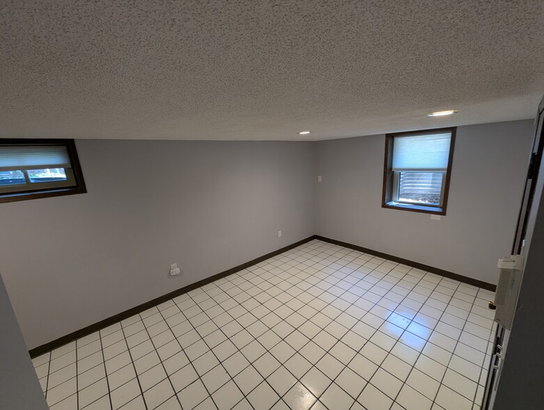 Building Photo - 3420 Kingman Blvd