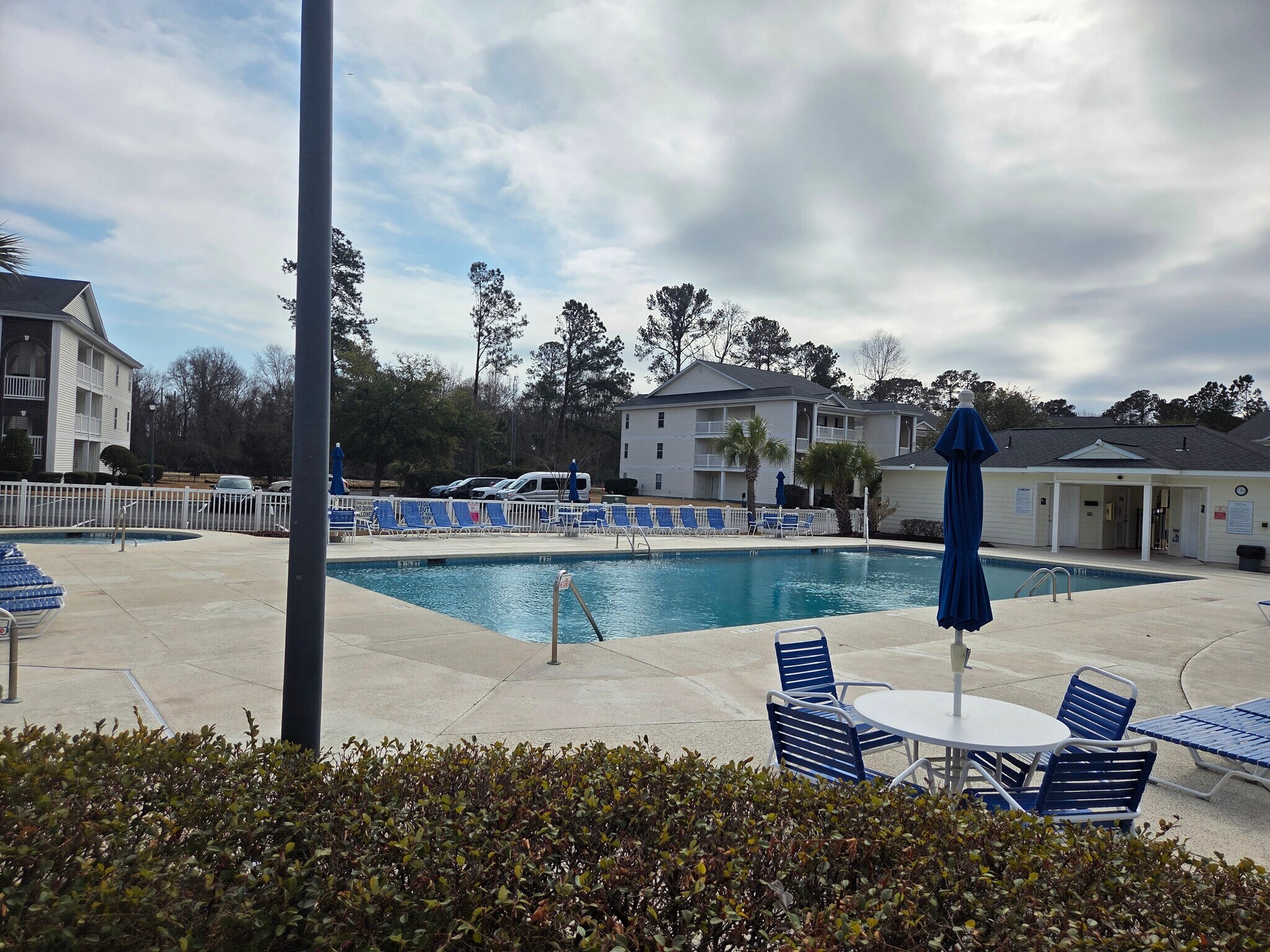 Building Photo - 1258 River Oaks Dr