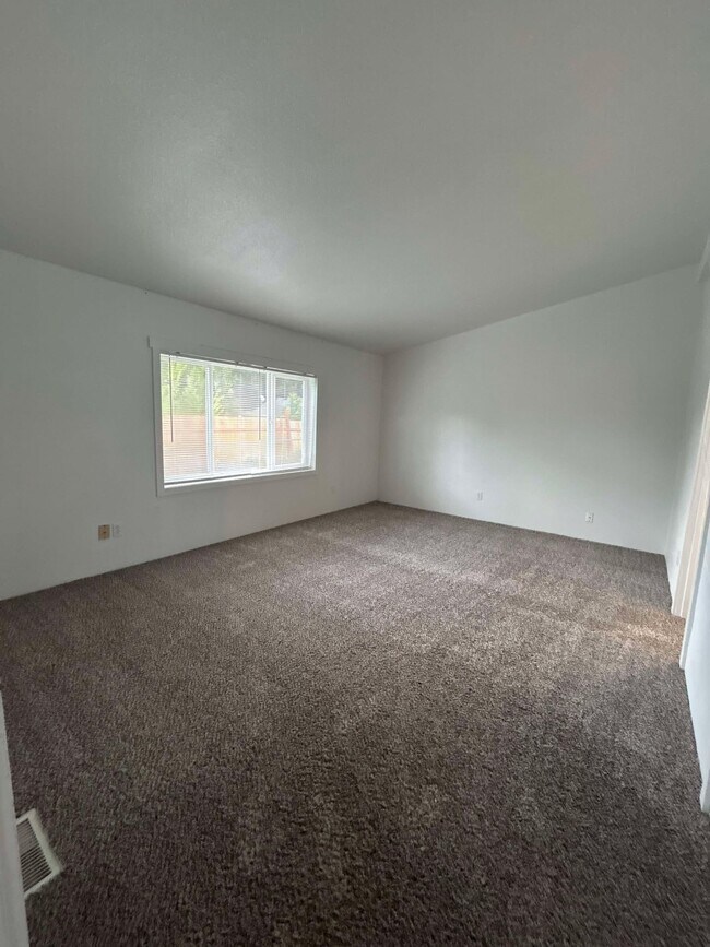Building Photo - 8743 Whitewood Loop SE