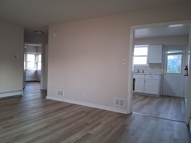 Building Photo - 51 Cedarcrest Ave