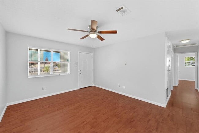 Building Photo - 1401 Olander St