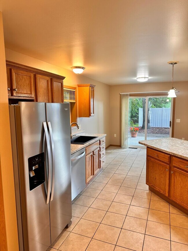 Building Photo - 3566-3572 East Meadows Place