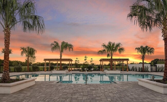 Building Photo - Beautiful home located in desirable Waters...