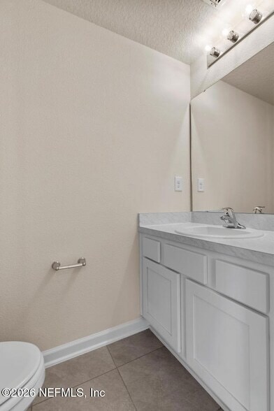 Building Photo - 21 Temple Dr