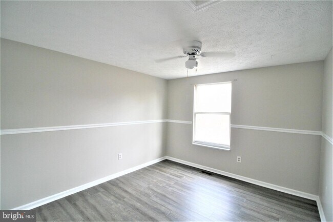 Building Photo - 507 Smoketree Ct