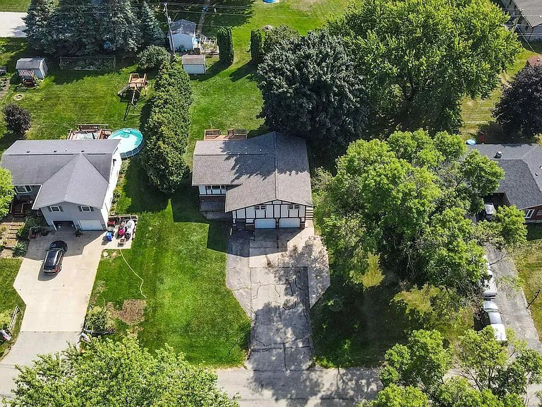 Building Photo - 5131 Lakewind Dr