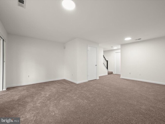Building Photo - 9537 Clocktower Ln