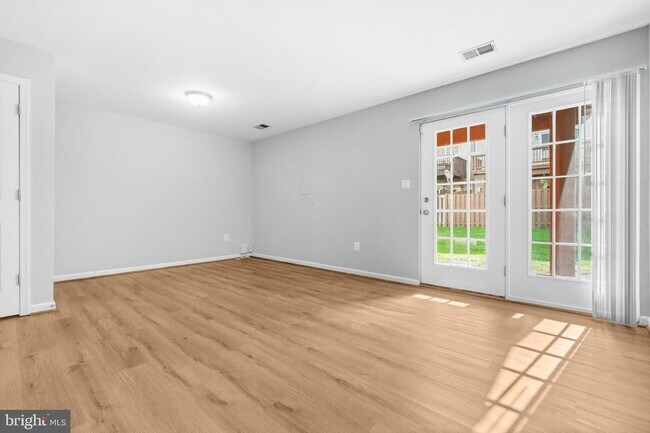 Building Photo - 6687 Roderick Loop
