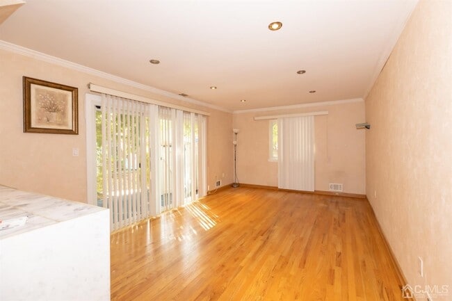 Building Photo - 1096 Schmidt Ln