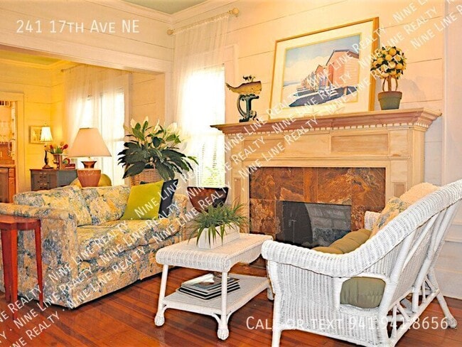 Building Photo - 241 17th Ave NE