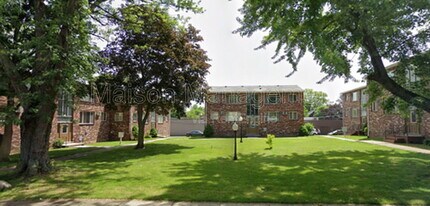 Building Photo - 721 Cedarwood Terrace