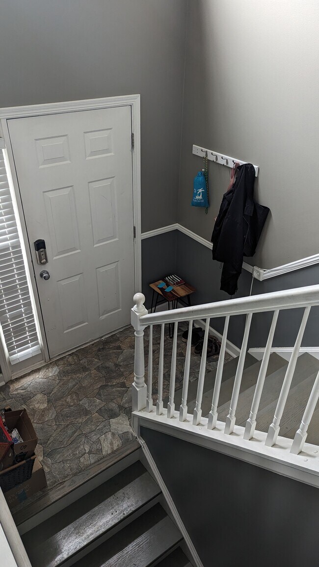 Front staircase - 768 Lambert Ln