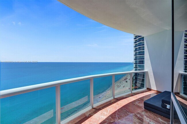 Building Photo - 18201 Collins Ave