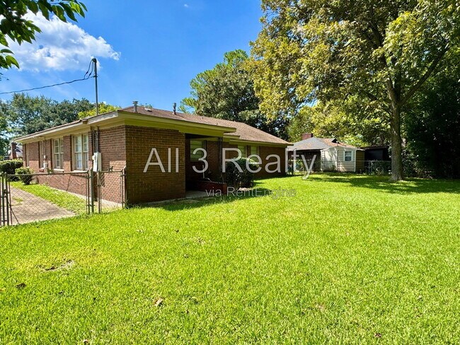 Building Photo - 3719 Bridlewood Dr