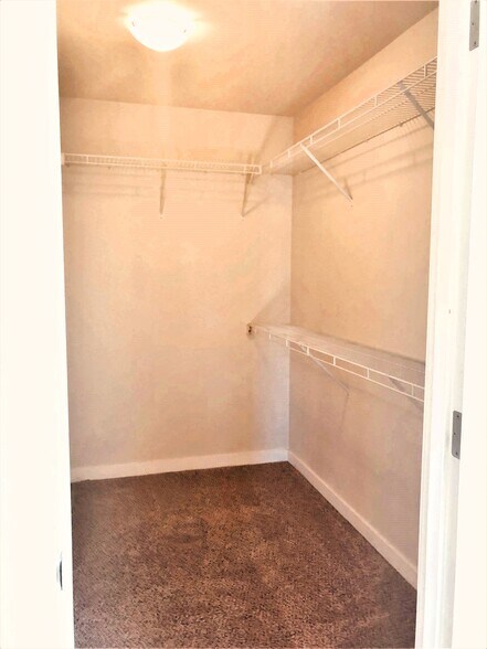 Building Photo - 3043 14th Ave W