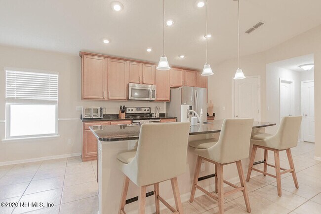 Building Photo - 15816 Twin Creek Dr