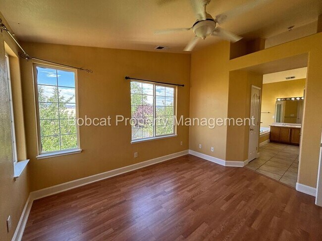 Building Photo - 1477 Ridge Point Dr