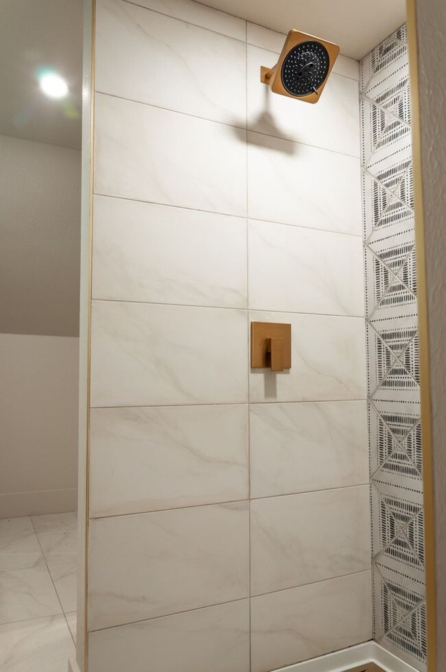 Building Photo - 3br/2bath Custom Remodeled Home Near Okemo