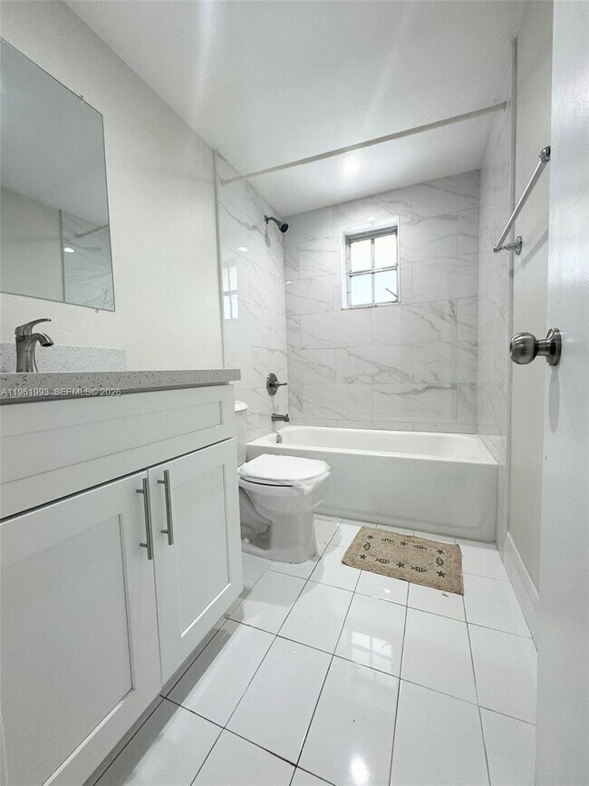 Building Photo - 8500 SW 109th Ave