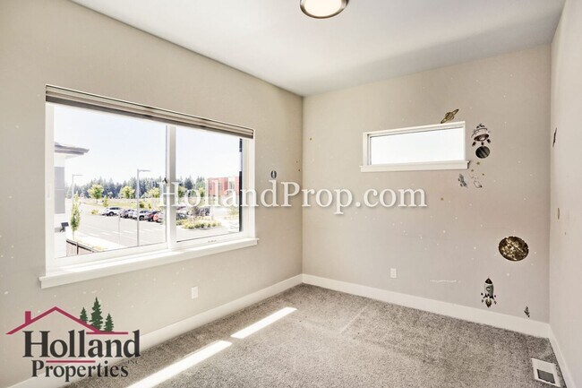 Building Photo - Spacious, Energy-Efficient Home in Reeds Crossing Near Parks & Trails