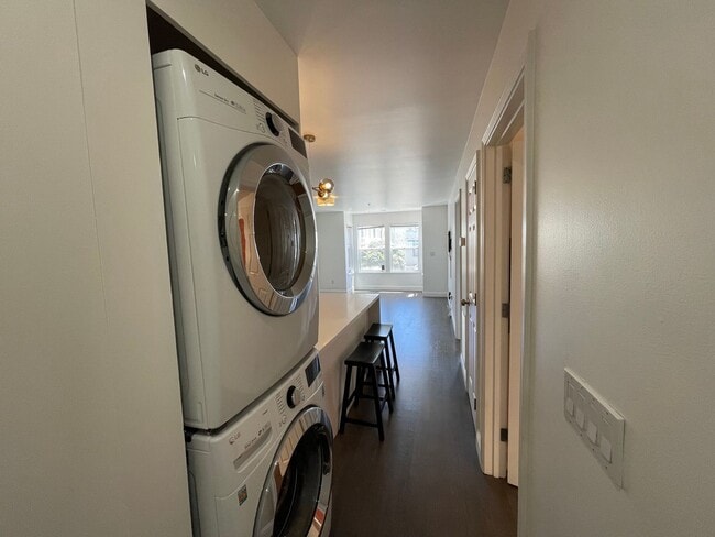 Building Photo - Outer Sunset 2BR Condo Across from Golden Gate Park | Bright Living, In Unit Laundry, & Parking S...