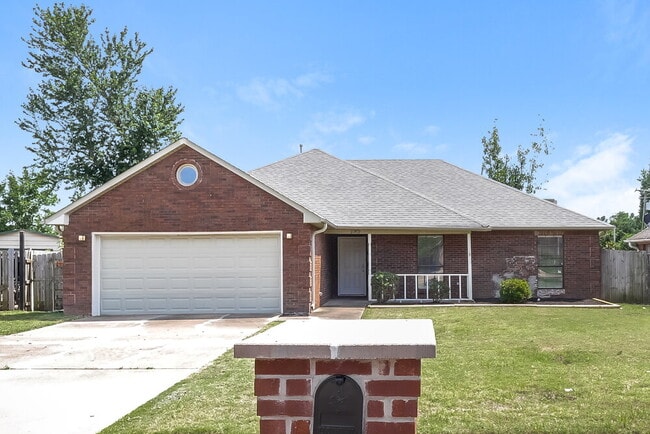 Building Photo - 10873 E Ridge Dr