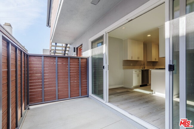 Building Photo - 1116 San Rafael Ave