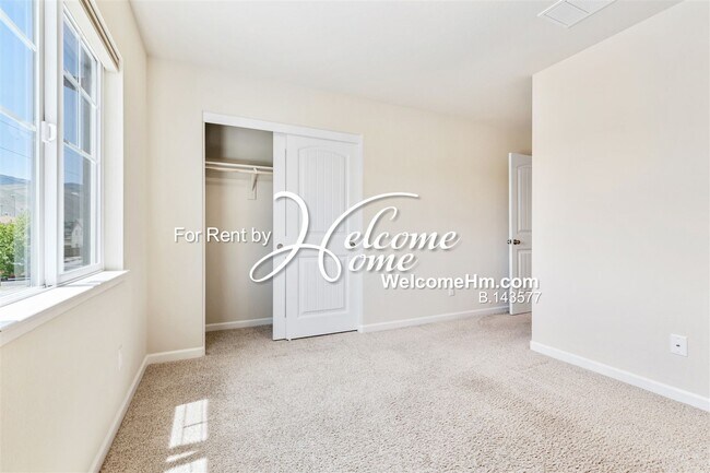 Building Photo - Beautiful Capital Village Home