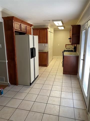 Building Photo - 5913 Hanson Dr