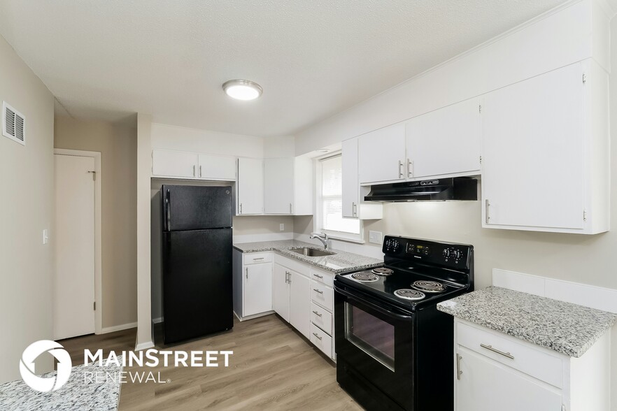 Building Photo - 9204 Marsh Ave