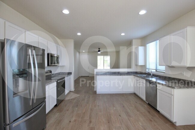 Building Photo - 17864 W Paraiso Dr