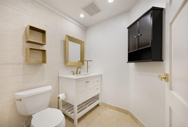 Building Photo - 801 Brickell Key Blvd