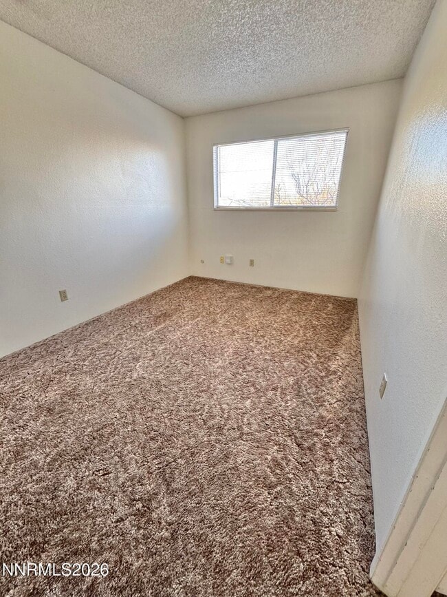 Building Photo - 825 Belli Dr