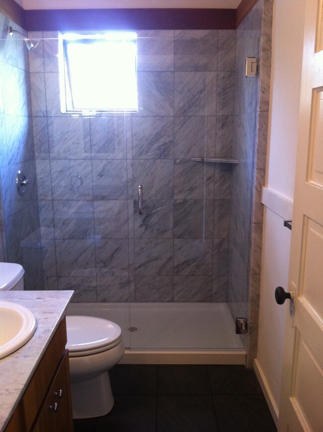 Building Photo - 604 West Galer Street - 2 bedrooms
