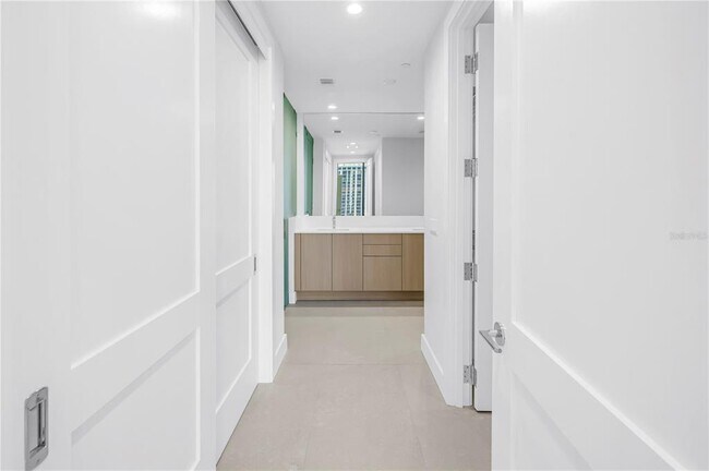 Building Photo - 275 1st Ave S