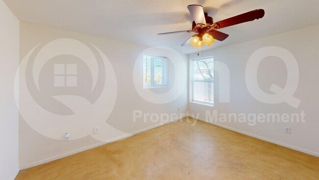 Building Photo - 216 E Waverly St