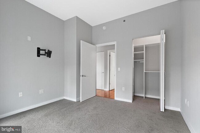 Building Photo - 2101 Market St