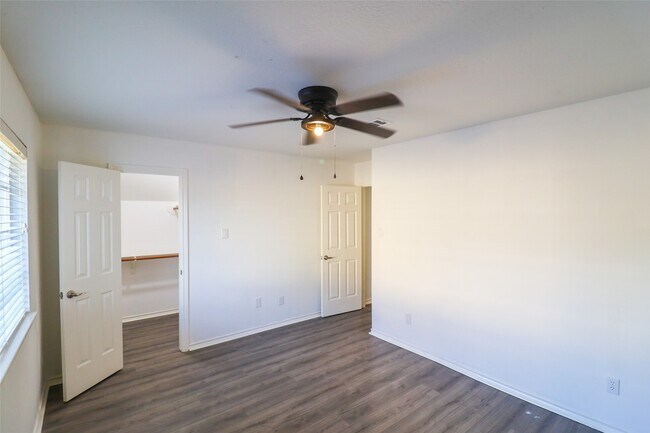 Building Photo - 14311 Ragus Lake Dr